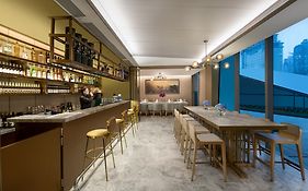 Hotel Ascott Raffles City
